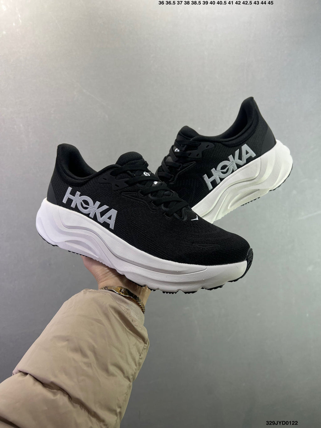 HOKA ONE ONE M ARAHI 8