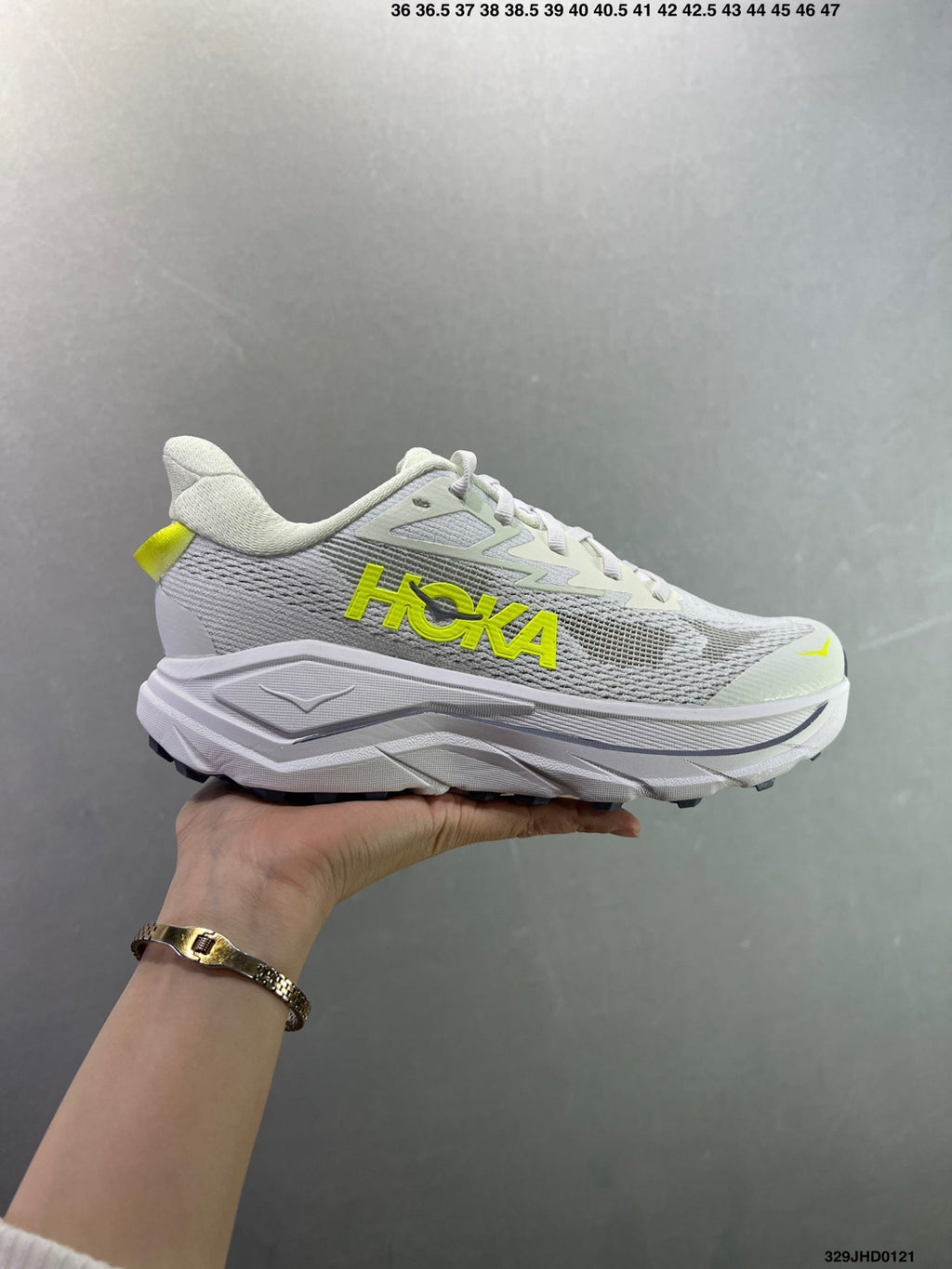 HOKA CHALLENGER 8