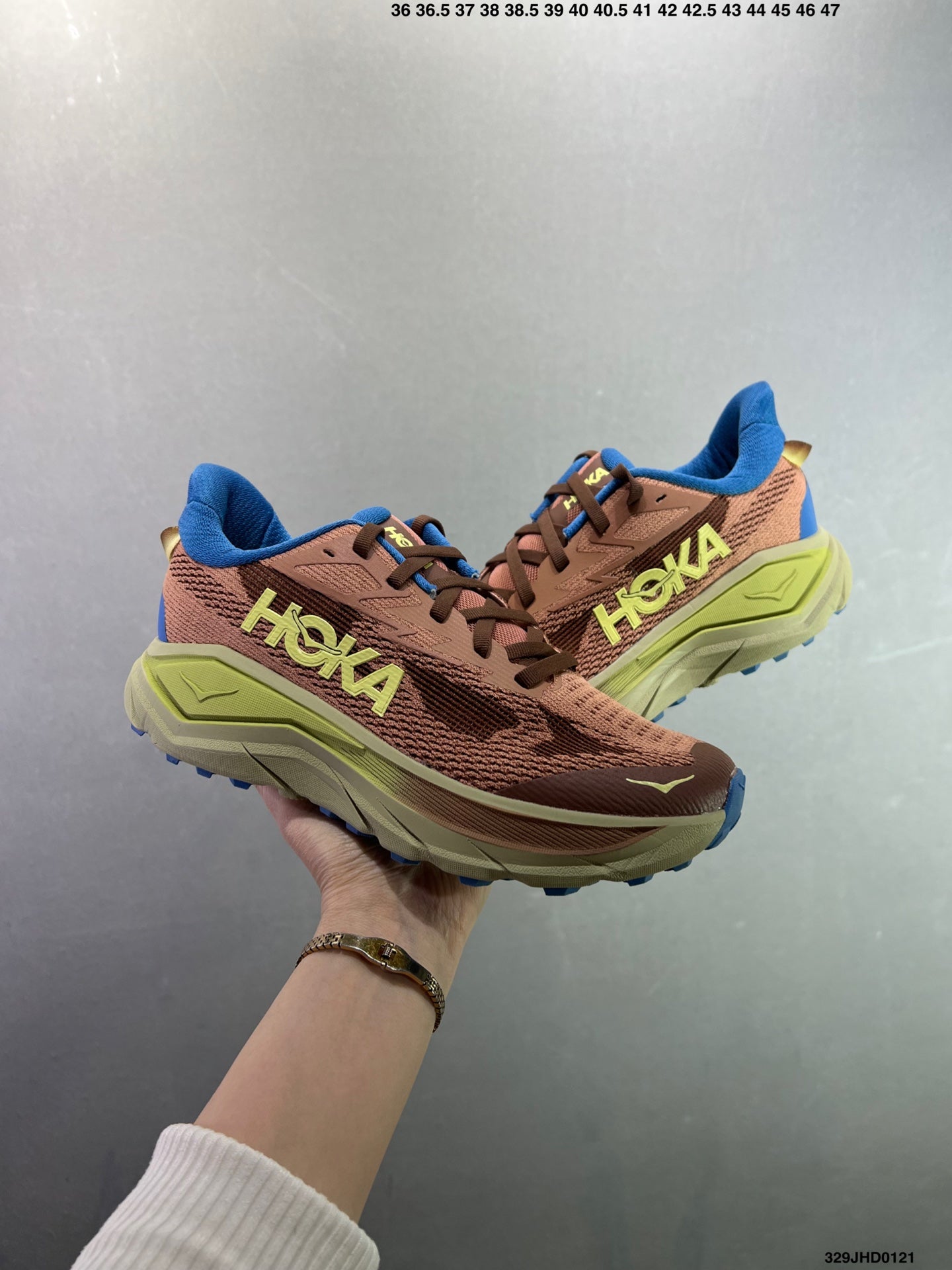 HOKA CHALLENGER 8