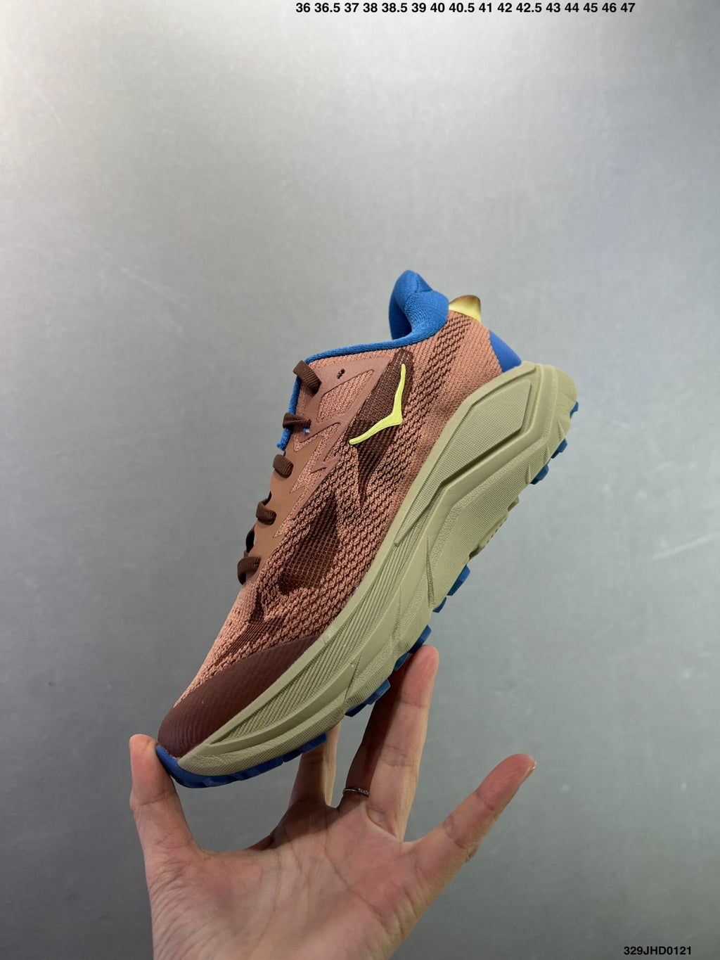 HOKA CHALLENGER 8