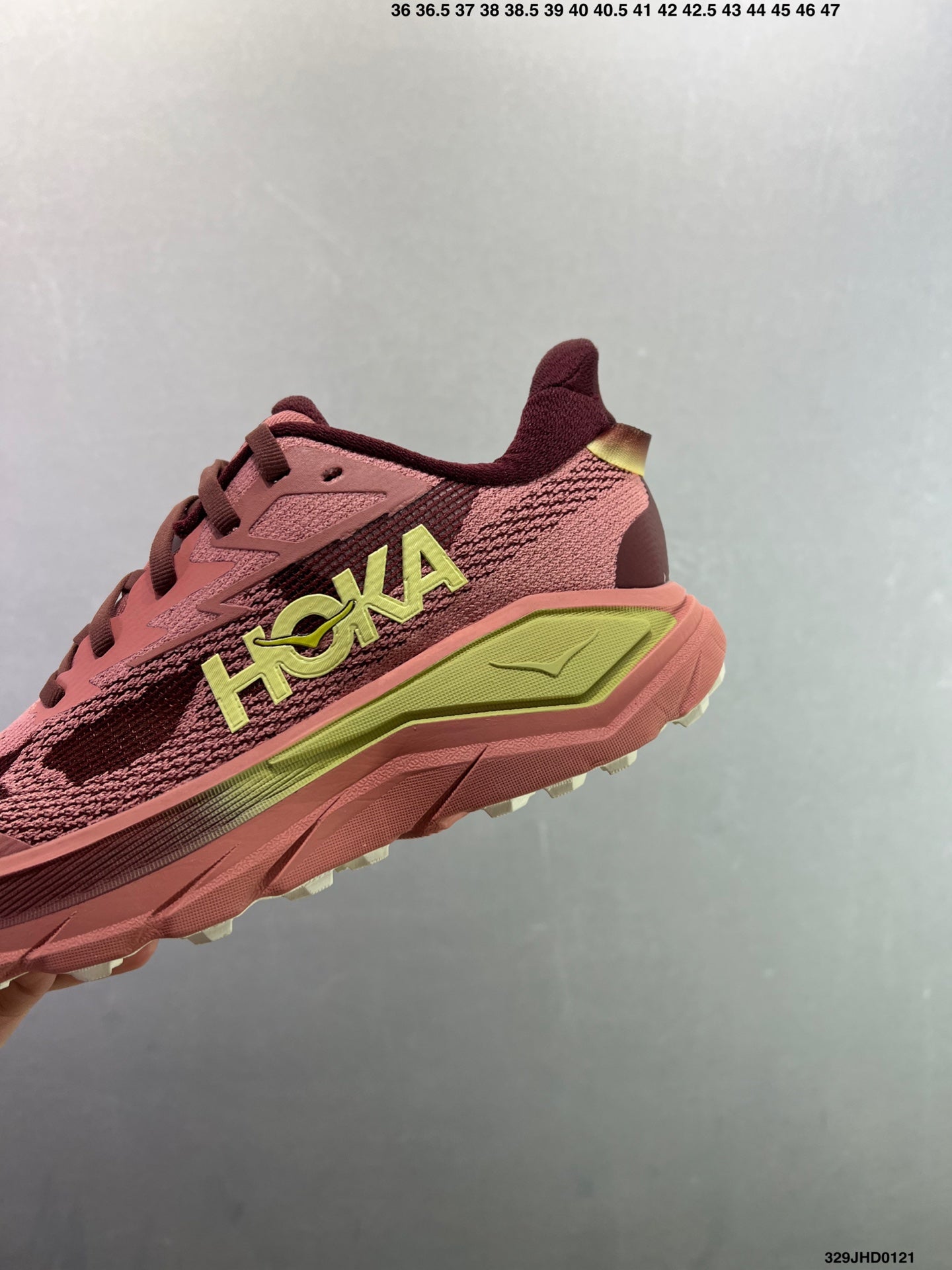 HOKA CHALLENGER 8