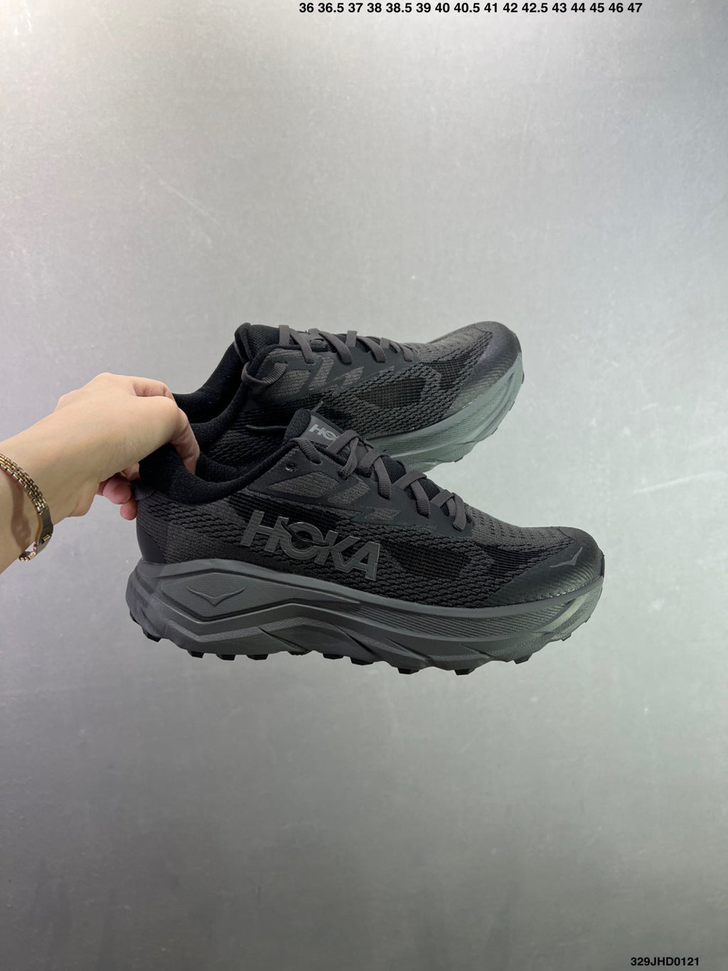 HOKA CHALLENGER 8