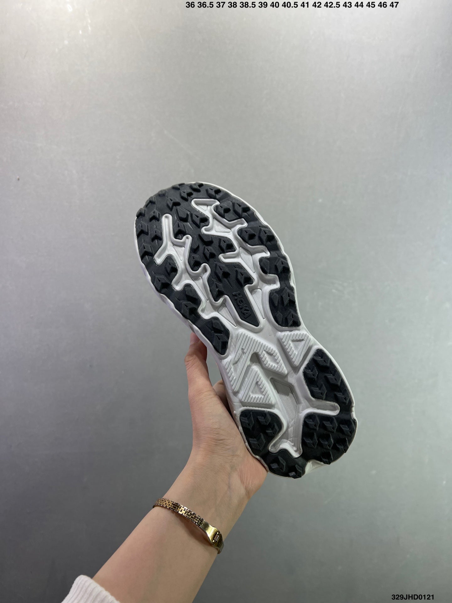 HOKA CHALLENGER 8