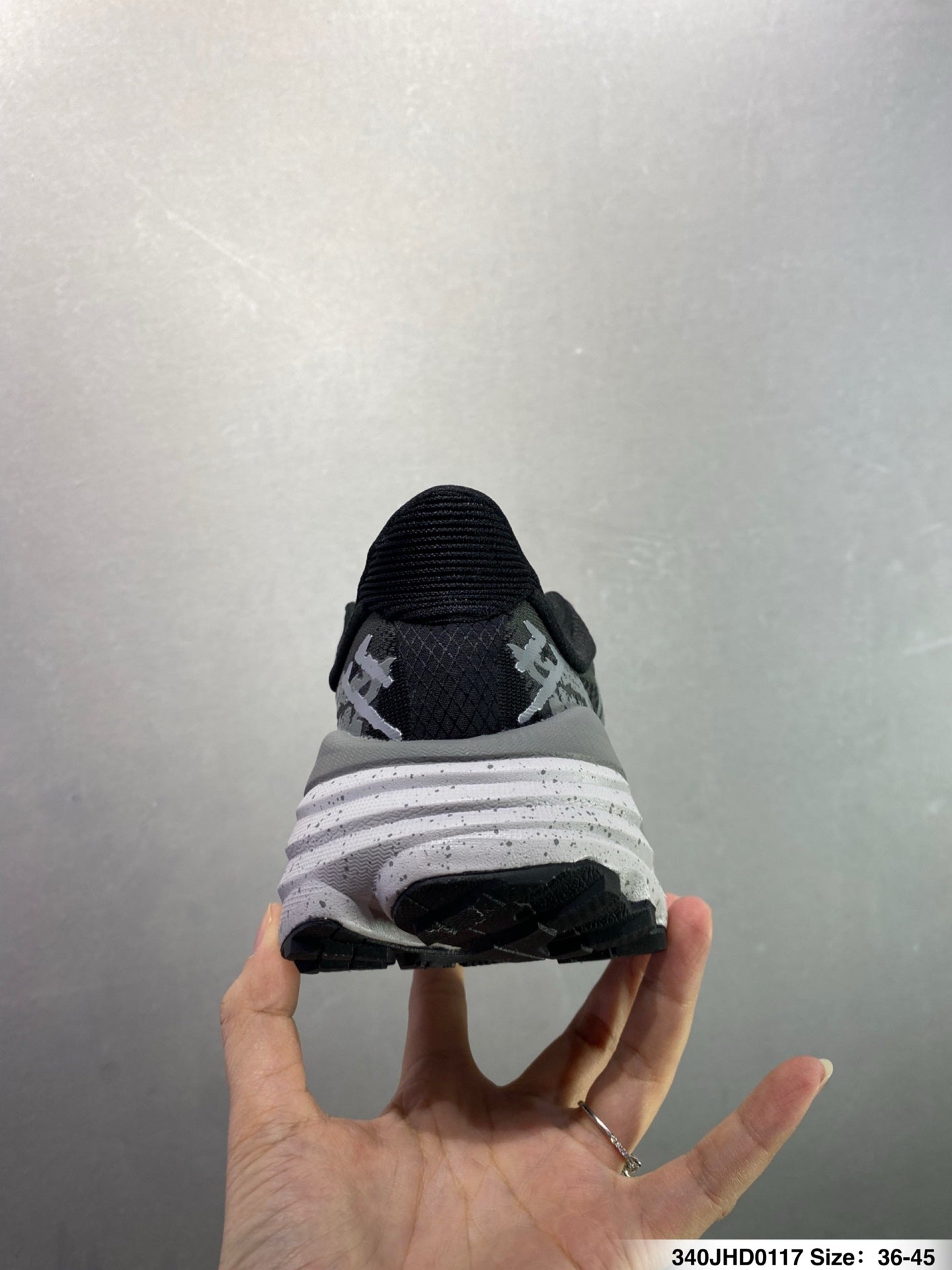 HOKA ONE ONE Stinson 7