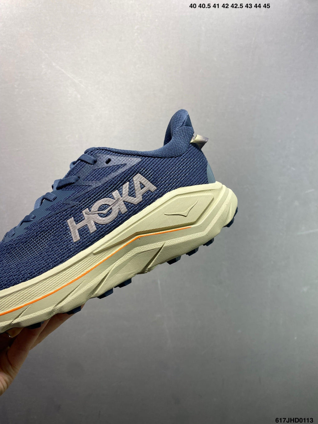 HOKA CHALLENGER 8