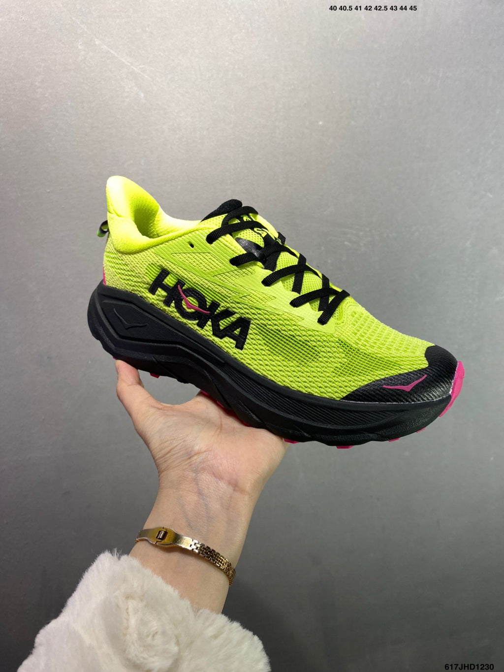 HOKA CHALLENGER 8