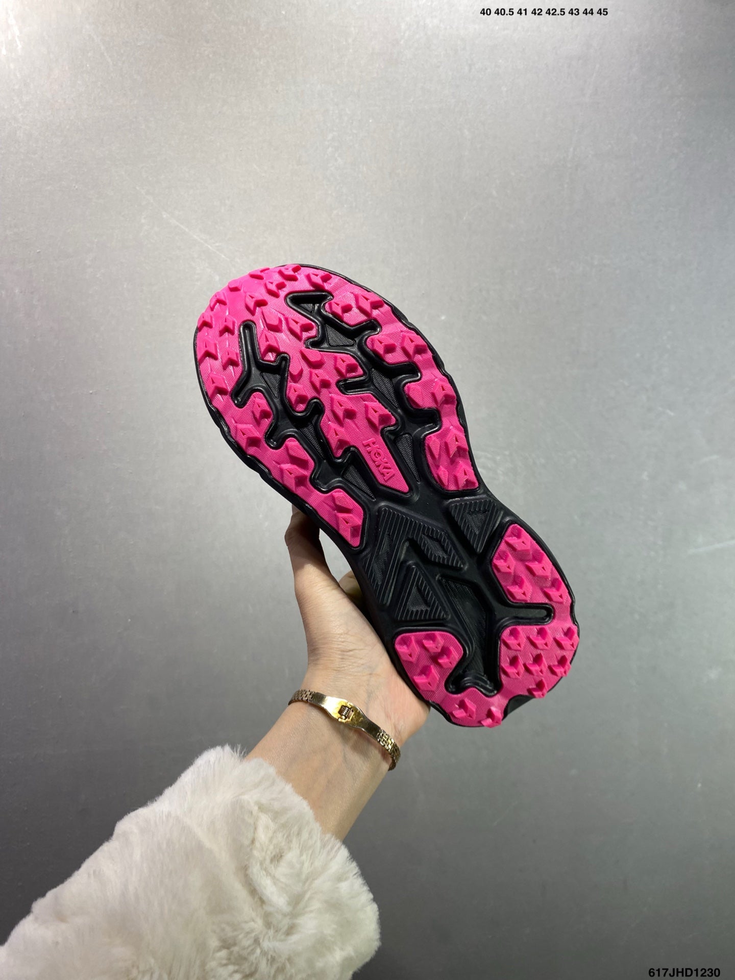 HOKA CHALLENGER 8