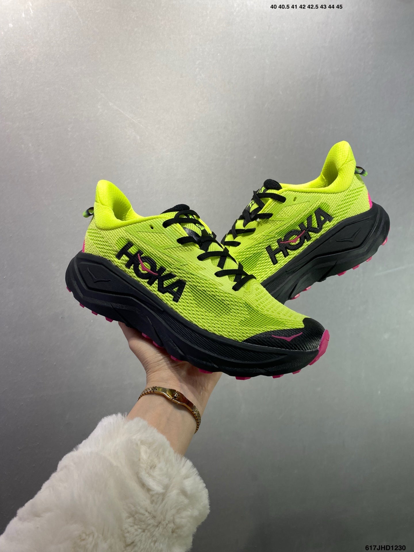 HOKA CHALLENGER 8