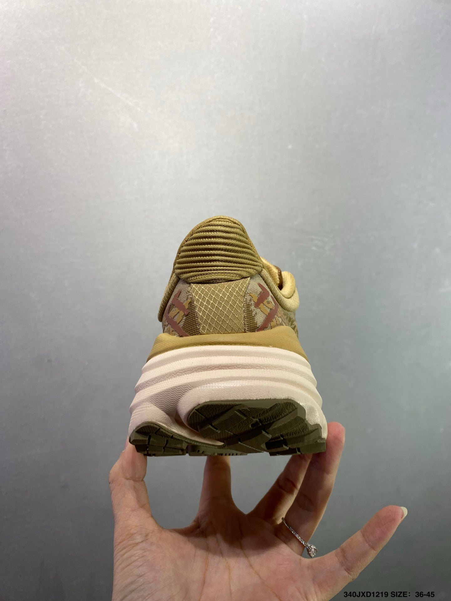 HOKA M Stinson 7