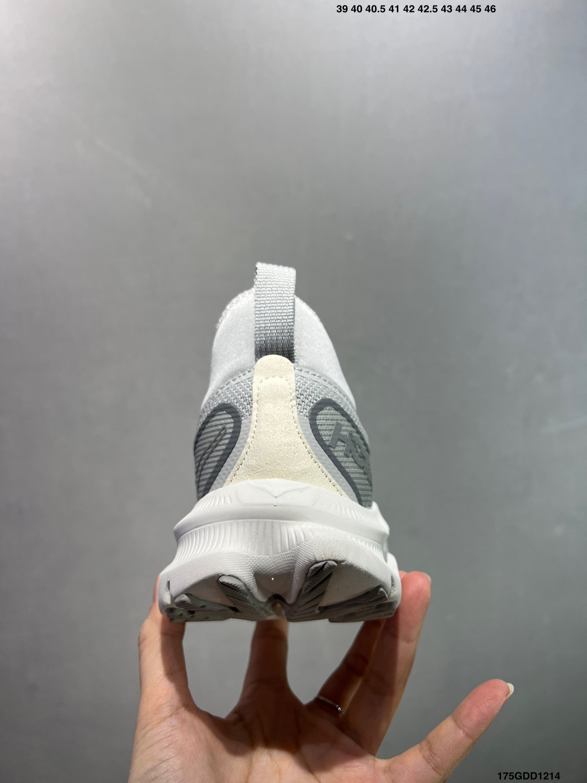HOKA M KAWANA MID