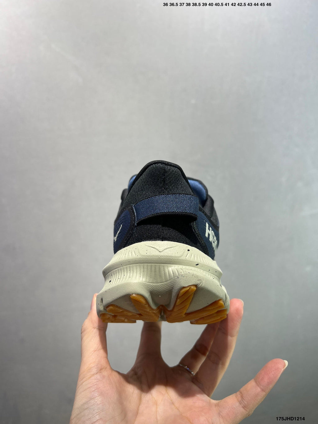 HOKA ONE ONE Kawana 2