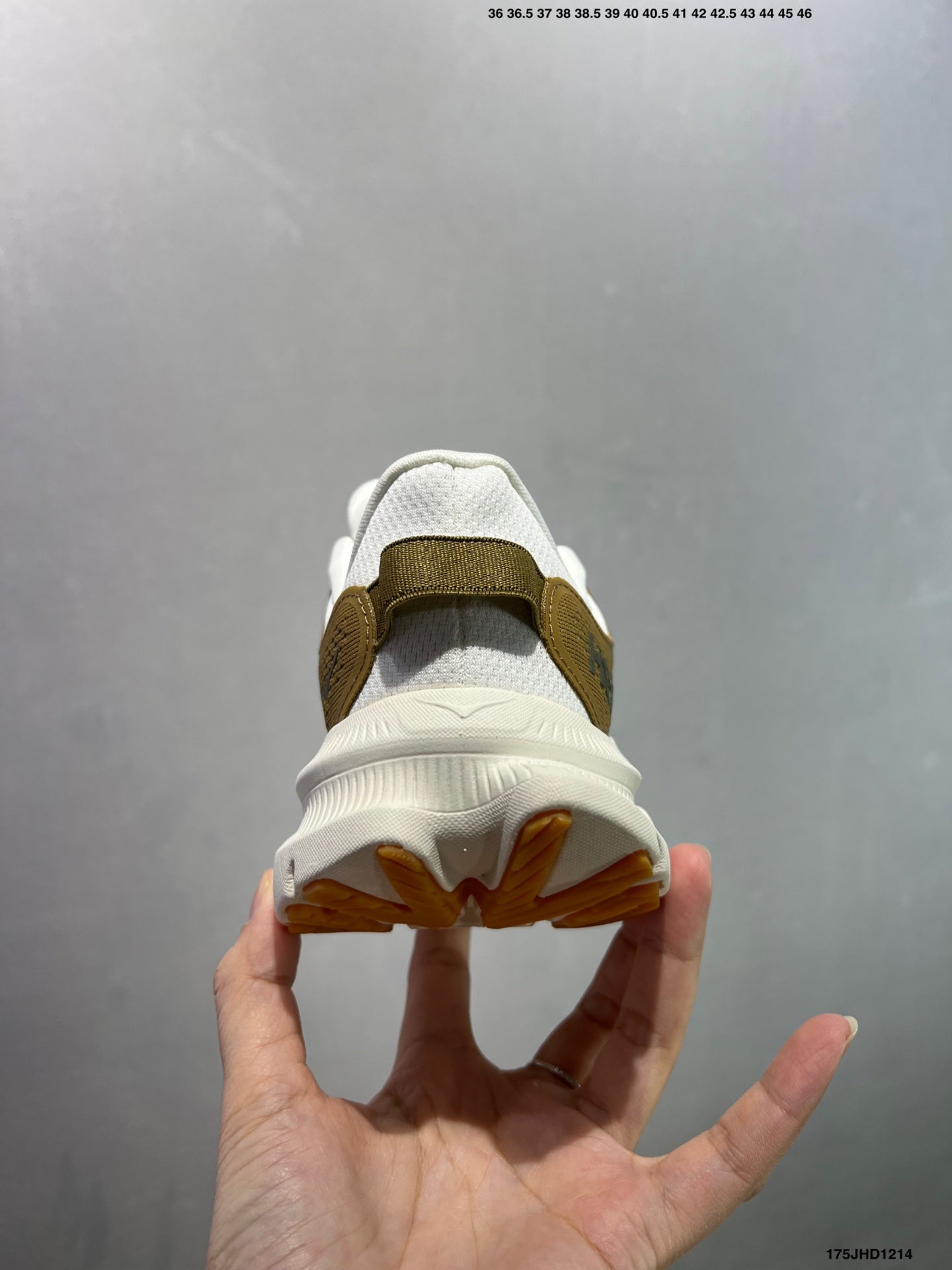 HOKA ONE ONE Kawana 2