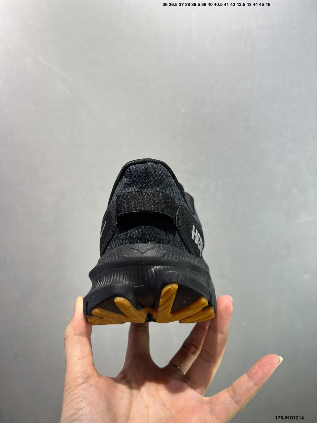 HOKA ONE ONE Kawana 2