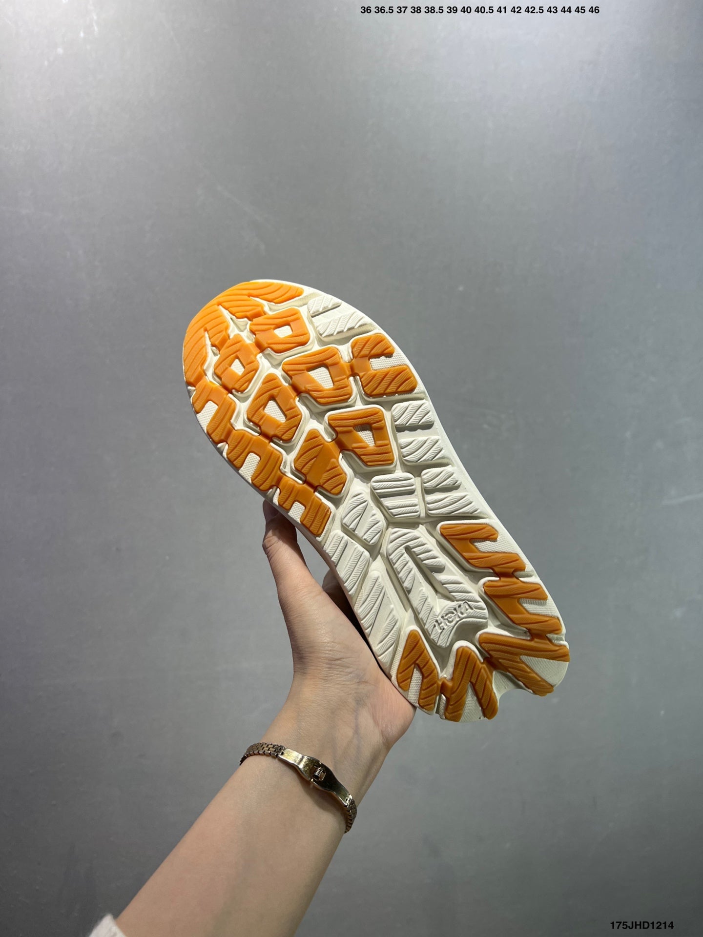 HOKA ONE ONE Kawana 2