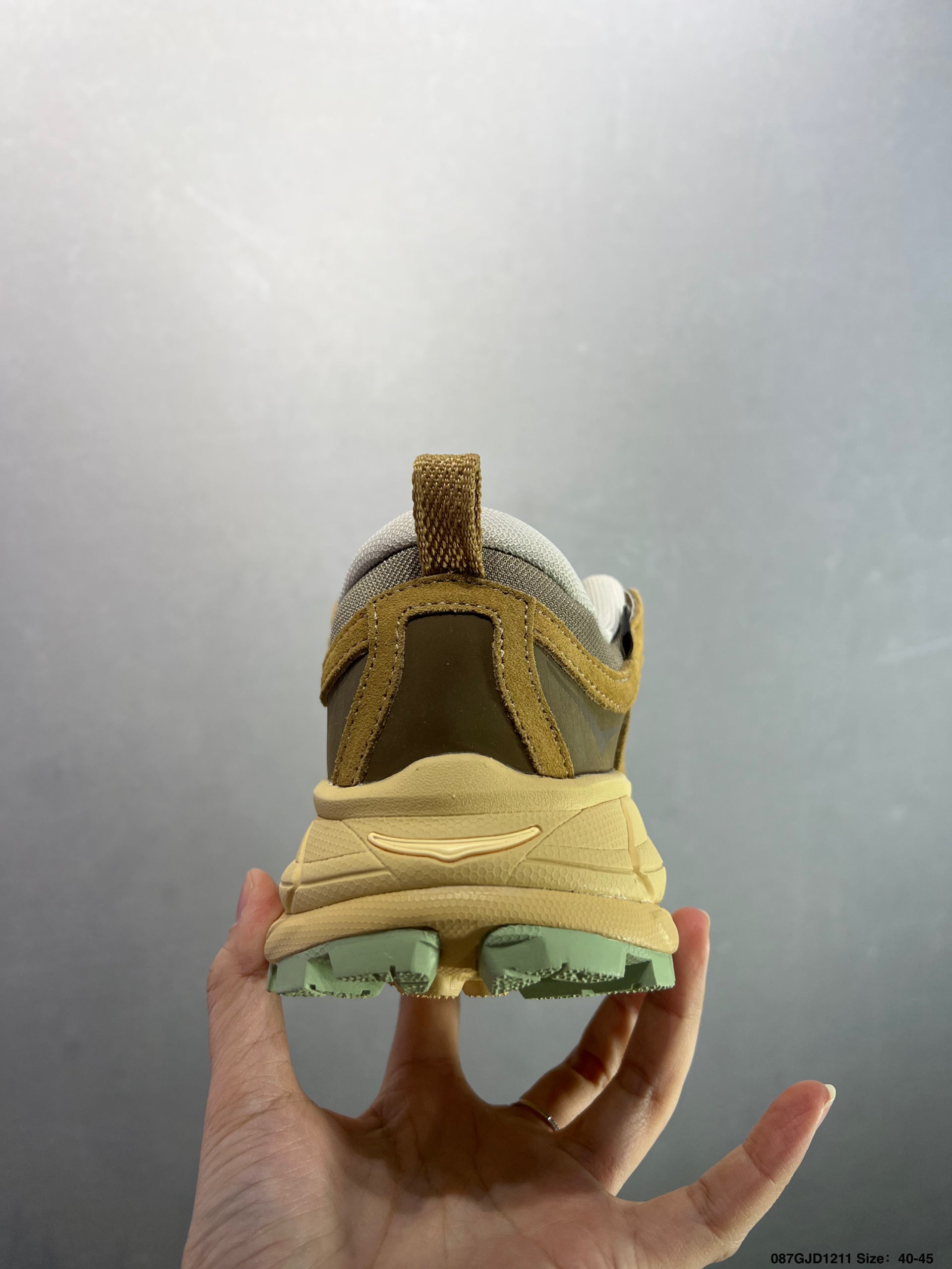 HOKA ONE ONE TOR ULTRA LO