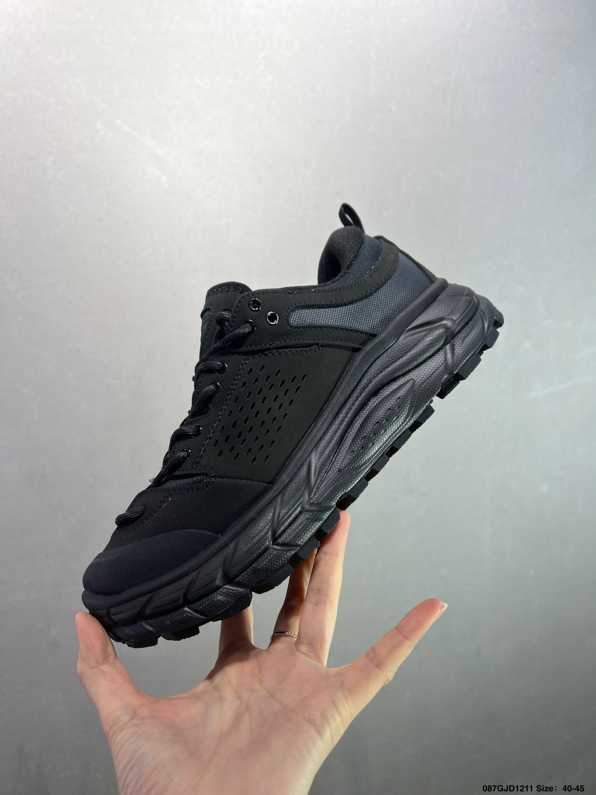 HOKA ONE ONE TOR ULTRA LO