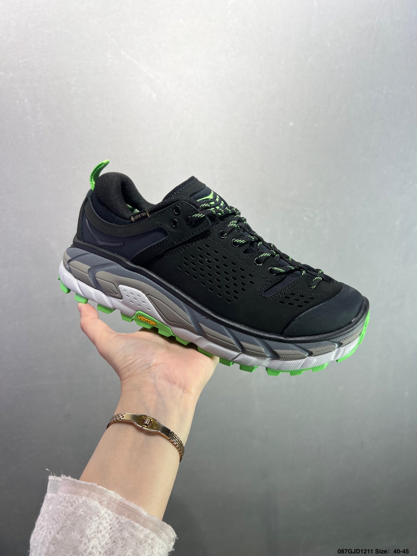 HOKA ONE ONE TOR ULTRA LO