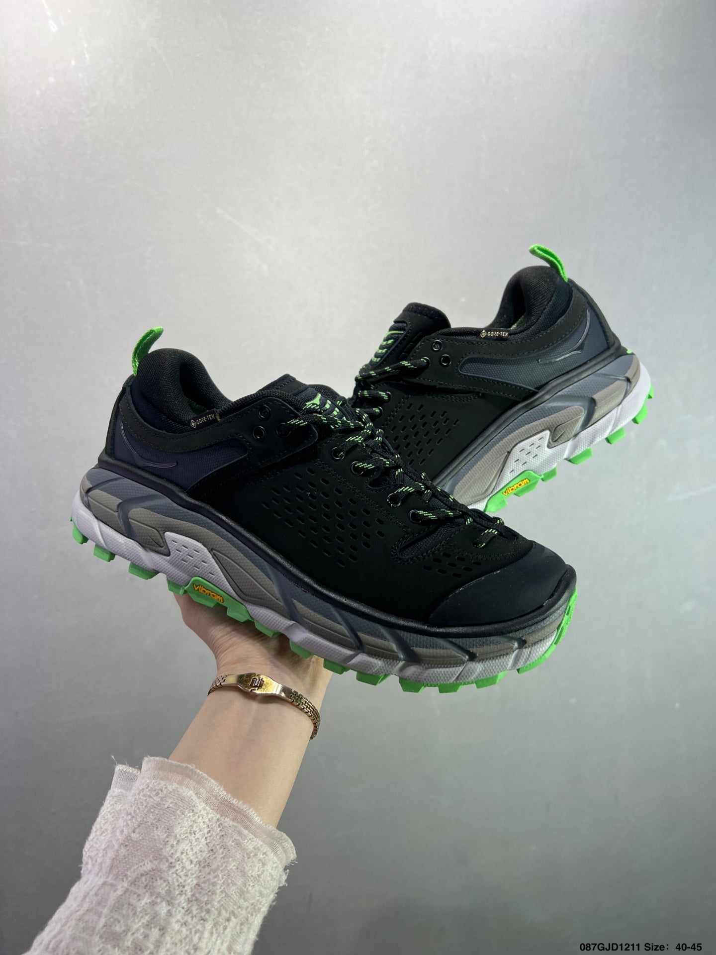 HOKA ONE ONE TOR ULTRA LO