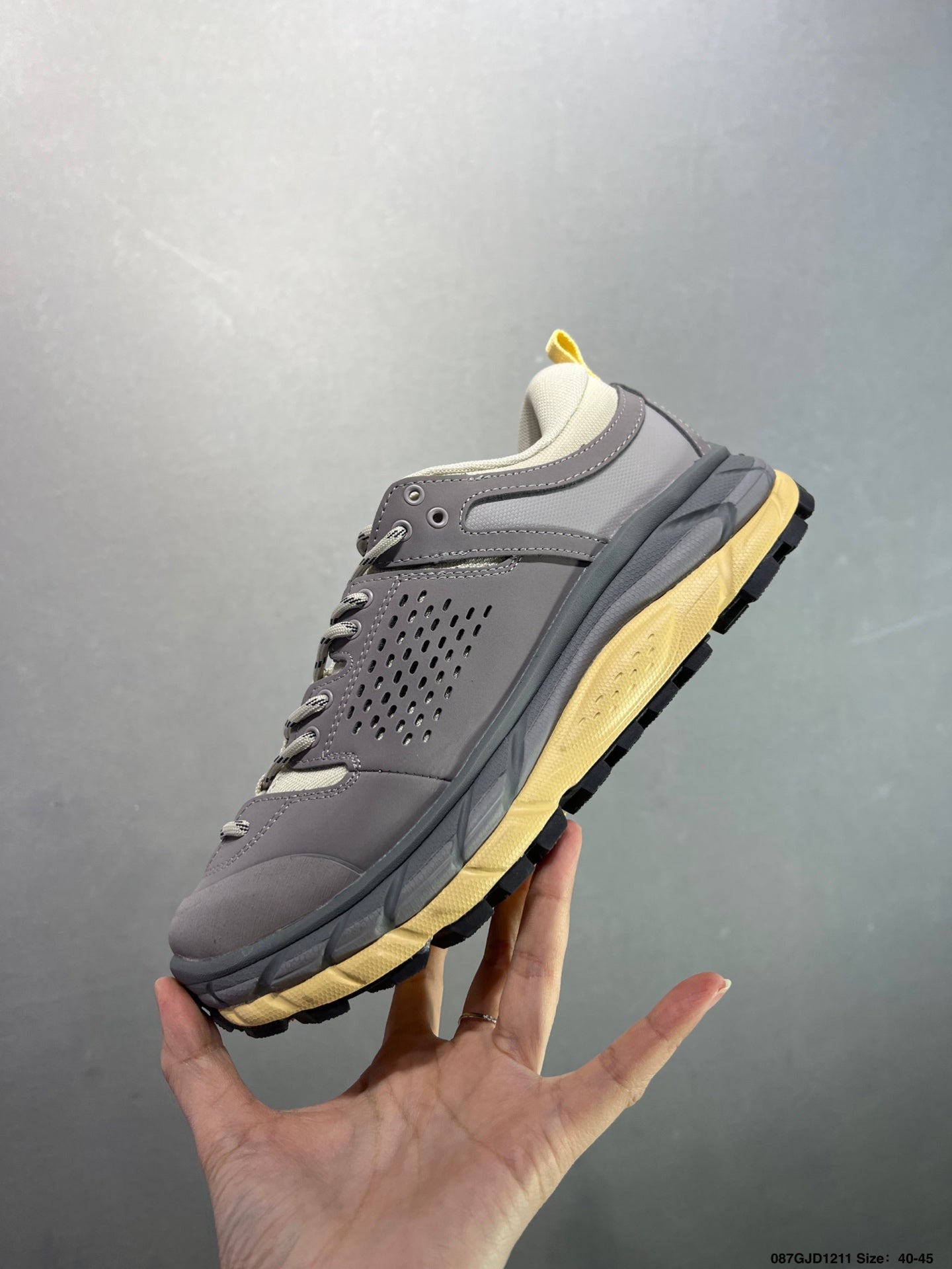 HOKA ONE ONE TOR ULTRA LO