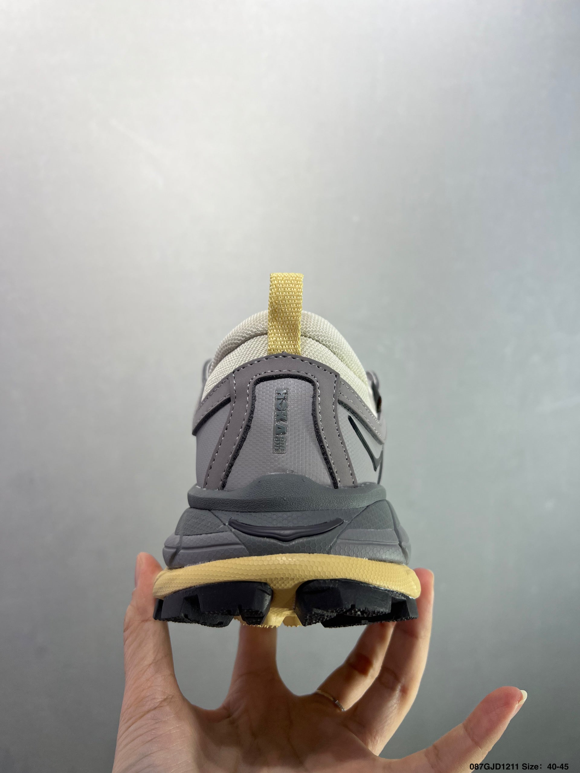 HOKA ONE ONE TOR ULTRA LO