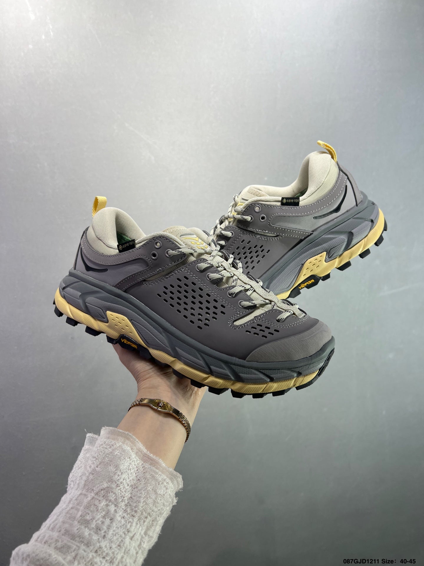 HOKA ONE ONE TOR ULTRA LO