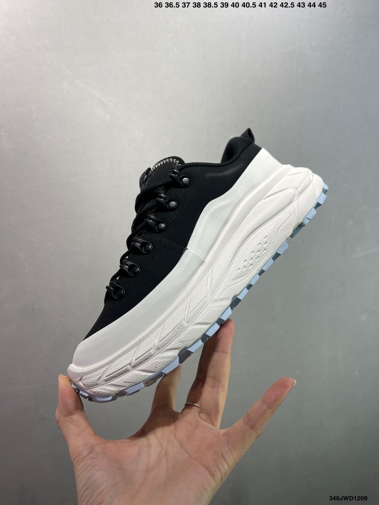HOKA ONE ONE Tor Summit