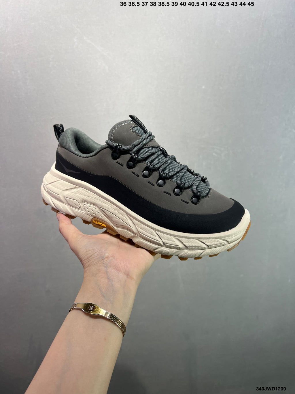 HOKA ONE ONE Tor Summit