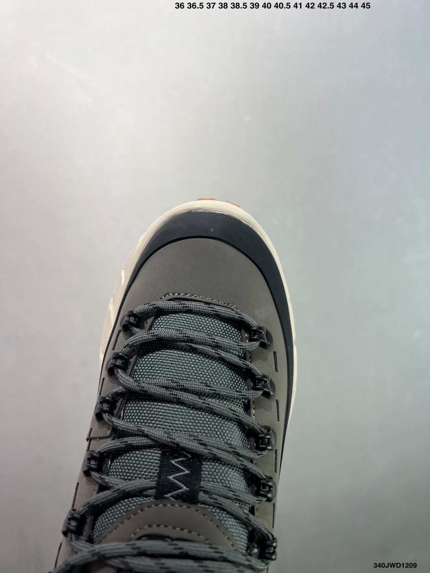 HOKA ONE ONE Tor Summit