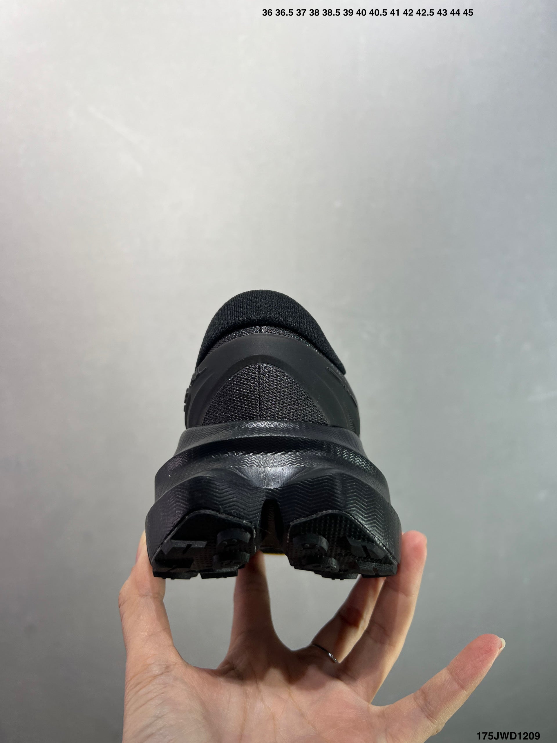 HOKA ONE ONE M MAFATE X